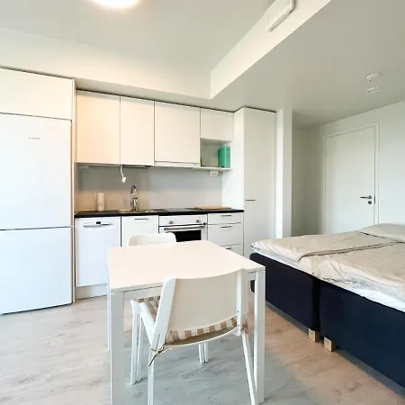 Huoneisto New Studio - Next To Vuosaari Metro And Mall, Self Check-in